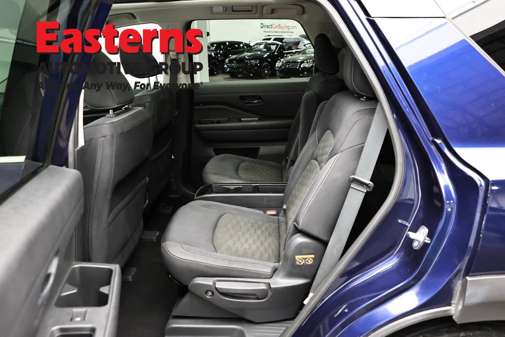 Used 2023 Nissan Pathfinder SV w/ SV Premium Package AWD/4WD image 21