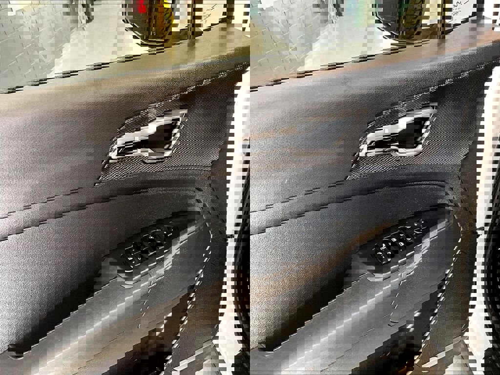 Used 2023 Kia Sportage LX image 9