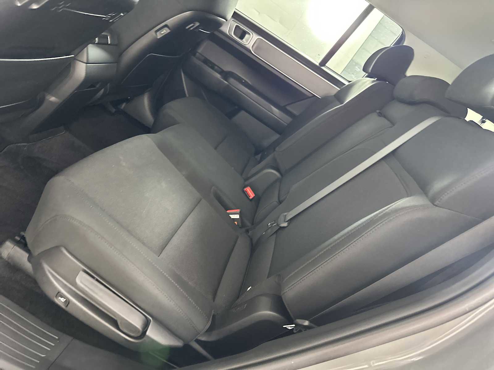 Used 2025 Hyundai Santa Fe SE FWD image 23