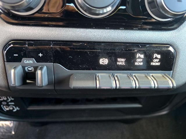 New 2027 RAM 3500 Big Horn AWD/4WD image 11