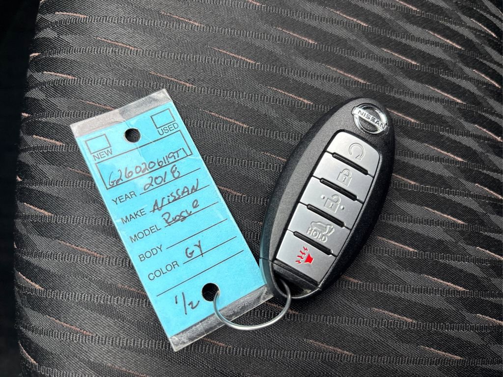 Used 2018 Nissan Rogue SV image 37