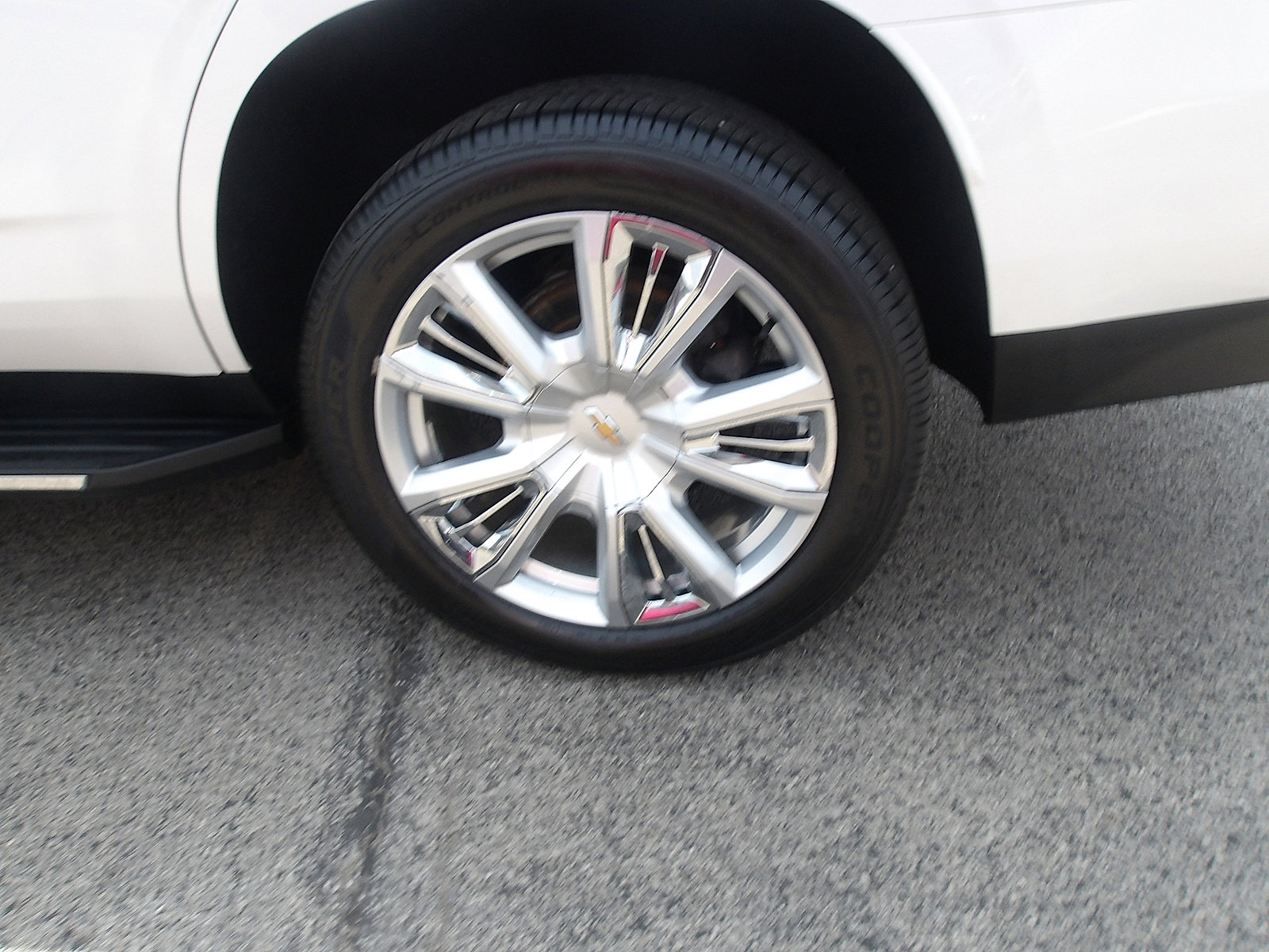 Used 2021 Chevrolet Tahoe Premier w/ Premium Package image 28