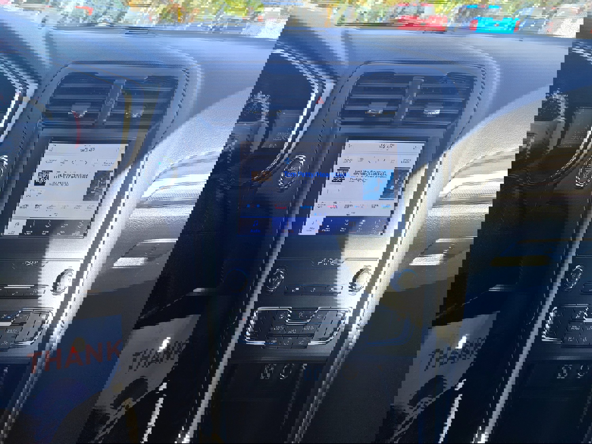 Used 2020 Ford Fusion SE w/ Equipment Group 151A image 9