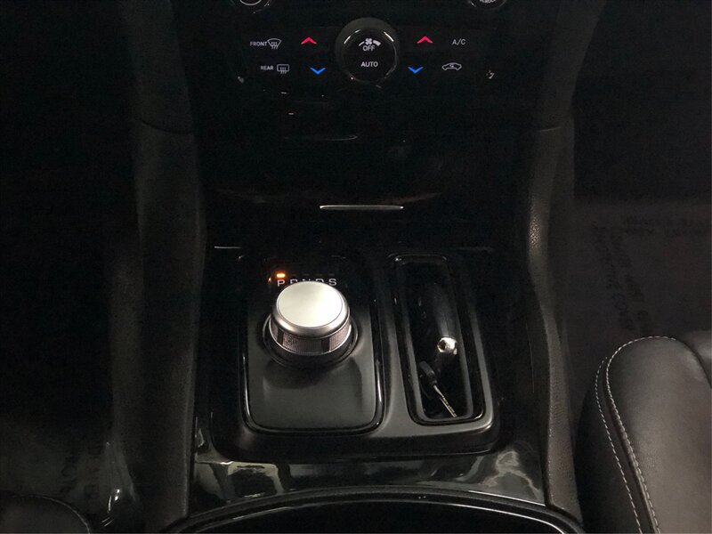 Used 2018 Chrysler 300 S RWD image 19