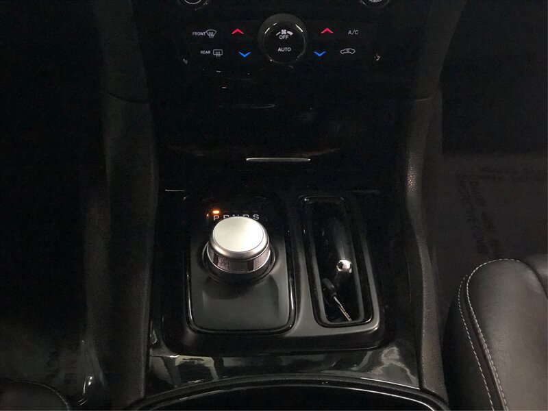 Used 2018 Chrysler 300 S RWD image 19
