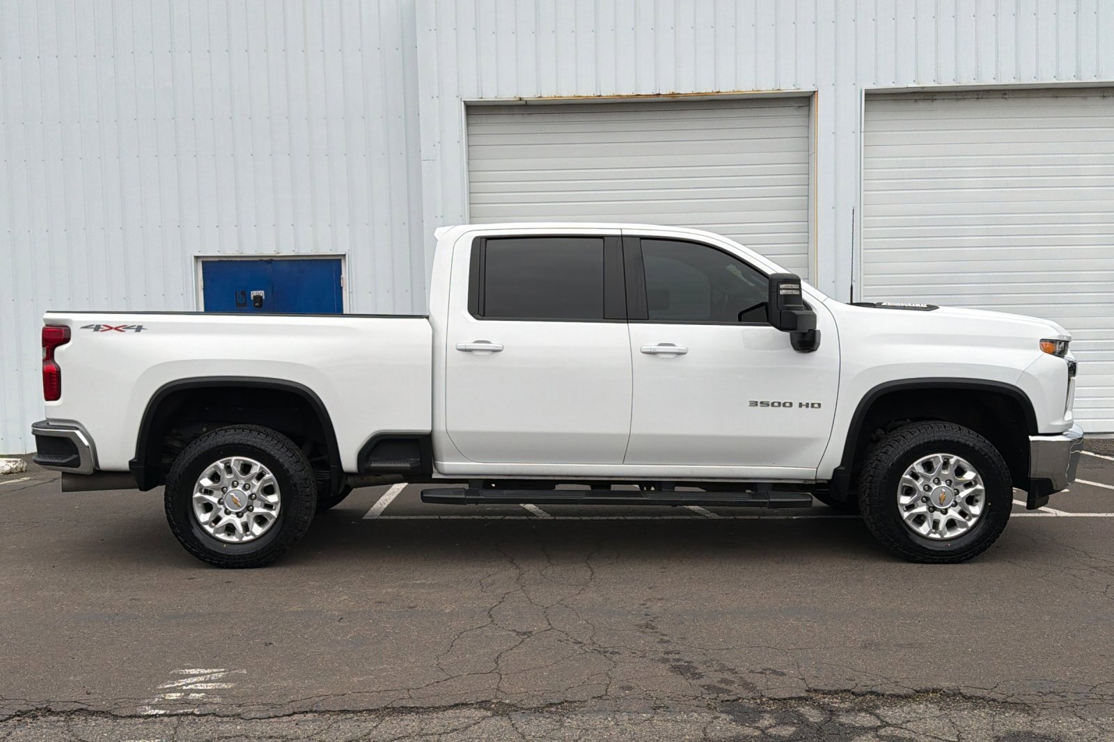 Used 2023 Chevrolet Silverado 3500 LT w/ Convenience Package image 3
