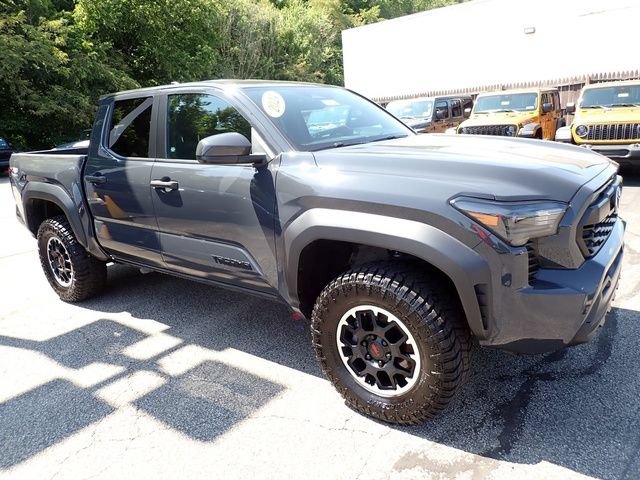 Used 2024 Toyota Tacoma TRD Off-Road AWD/4WD image 10
