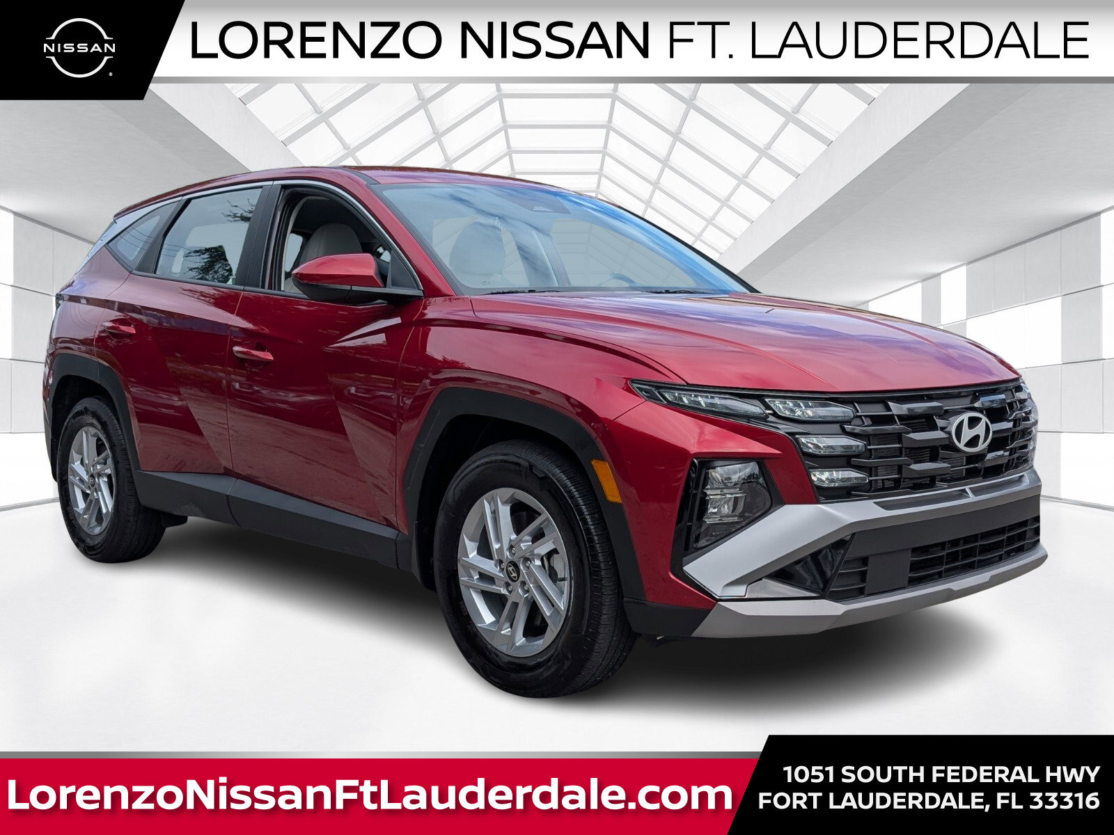 Used 2025 Hyundai Tucson SE image 1