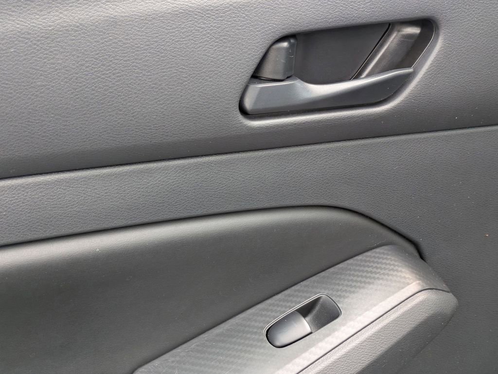 Used 2025 Nissan Altima 2.5 SV FWD image 25
