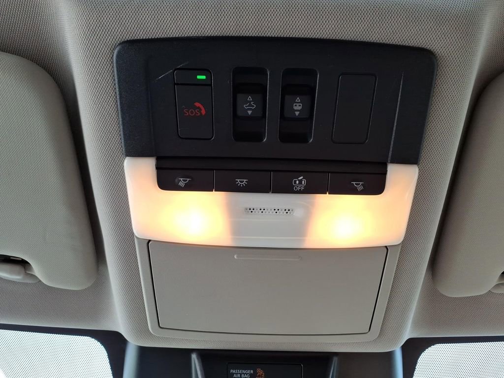 Used 2021 Nissan Rogue Platinum image 28