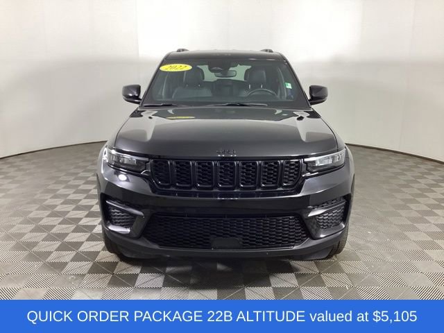 Used 2022 Jeep Grand Cherokee Altitude image 2