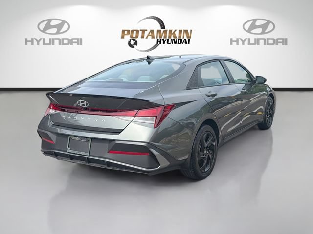 Certified 2026 Hyundai Elantra Sport FWD image 5