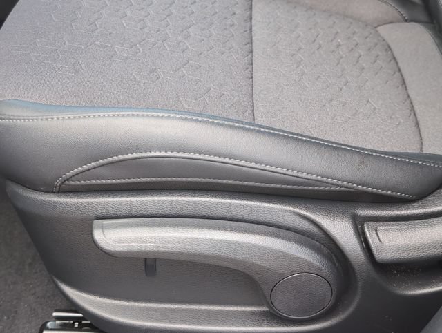 Used 2025 Kia Seltos S FWD image 14
