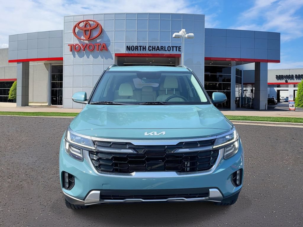Used 2024 Kia Seltos SX w/ SX Sunroof Package AWD/4WD image 3