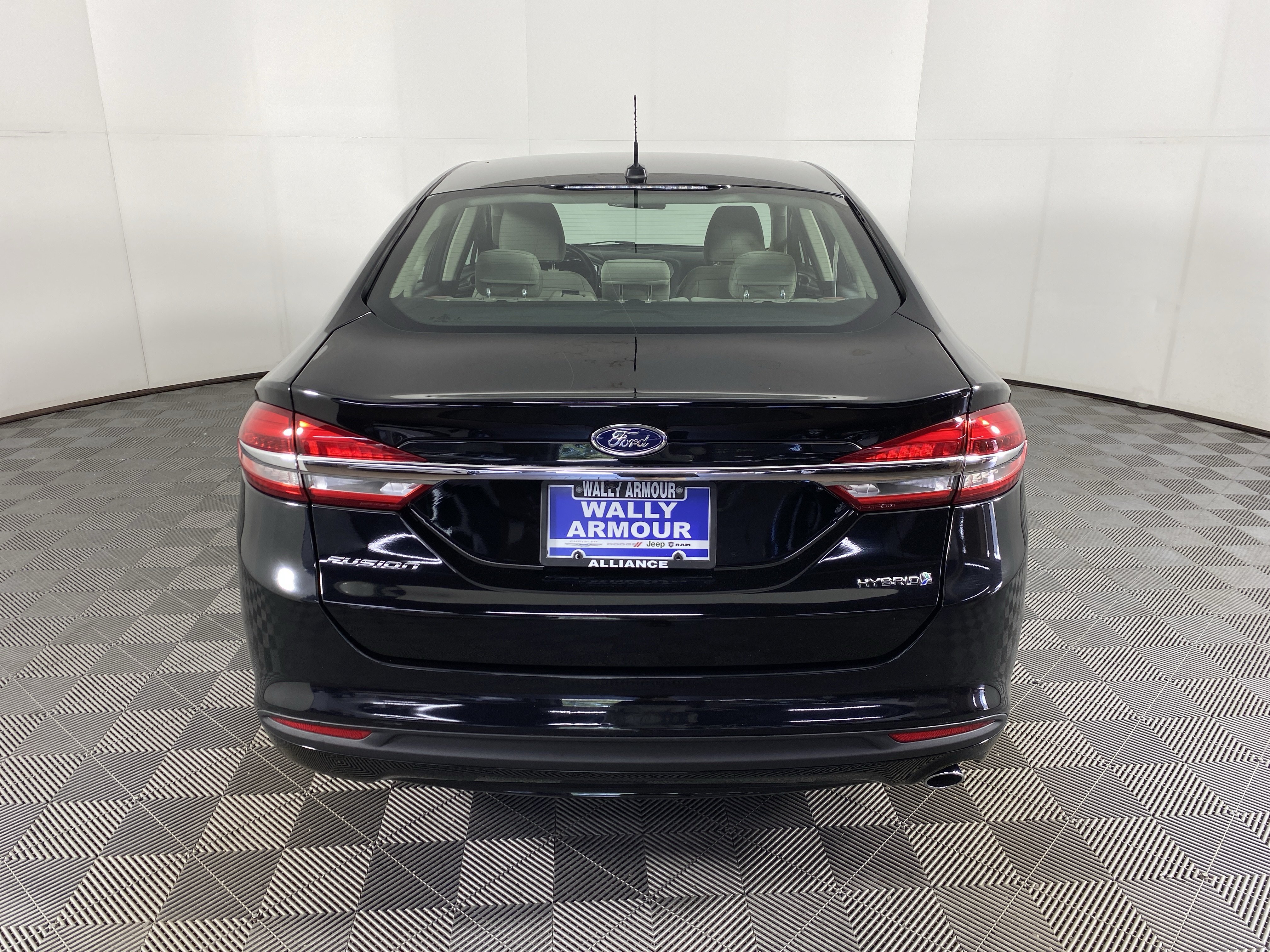 Used 2018 Ford Fusion S FWD image 4