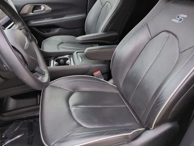 Used 2022 Chrysler Pacifica Limited w/ Uconnect Theater Family Group AWD/4WD image 16