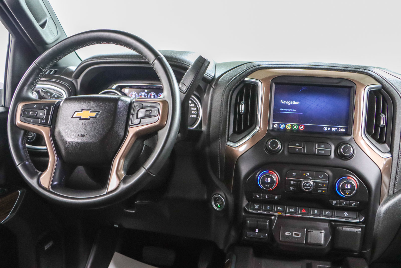 Used 2023 Chevrolet Silverado 2500 High Country image 18