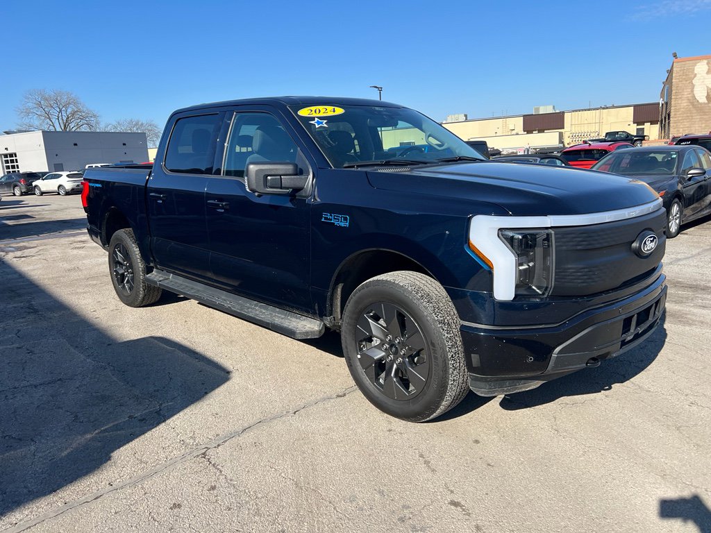 Used 2024 Ford F150 Lightning Flash image 2