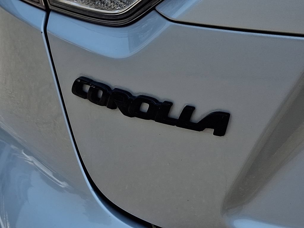 Used 2022 Toyota Corolla LE FWD image 30