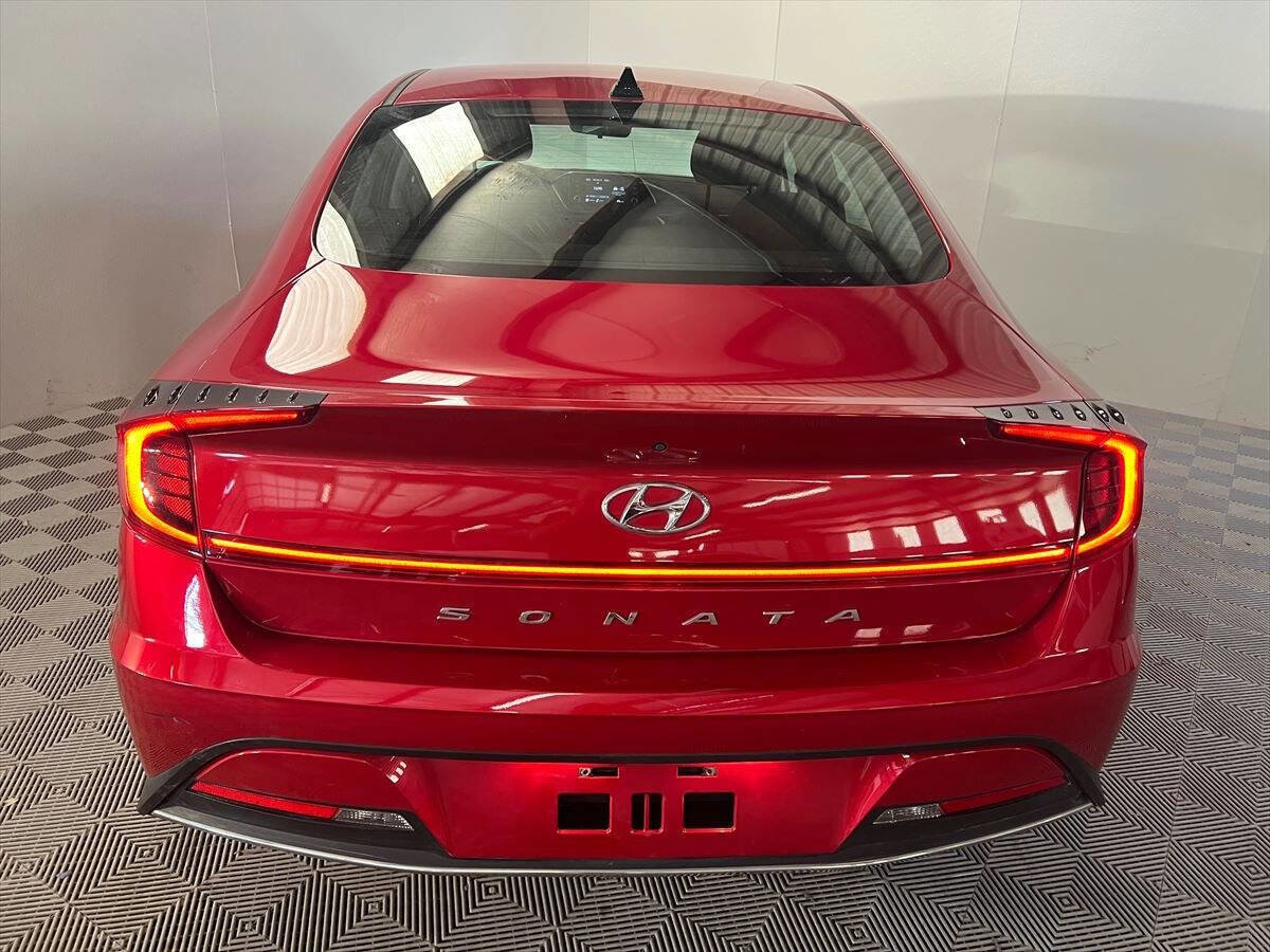 Used 2022 Hyundai Sonata SE w/ Preferred Accessory Package image 6
