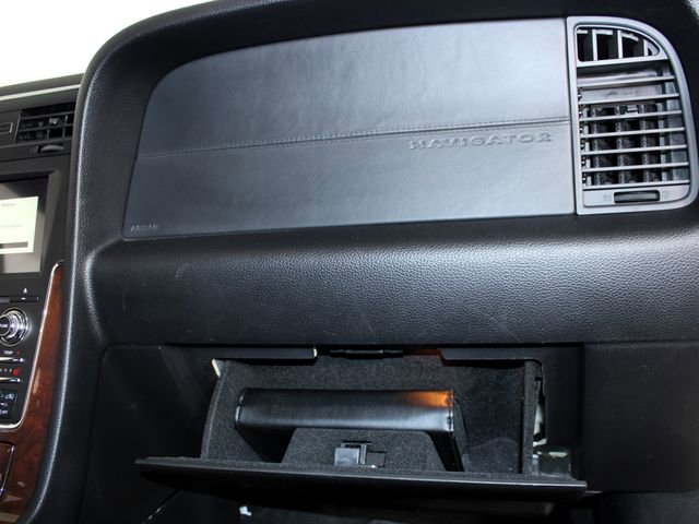 Used 2016 Lincoln Navigator Select image 29