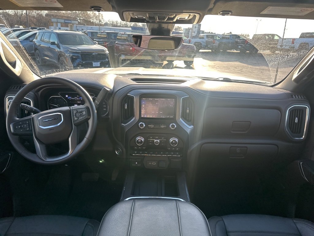 Used 2023 GMC Sierra 3500 Denali w/ Denali Ultimate Package image 11