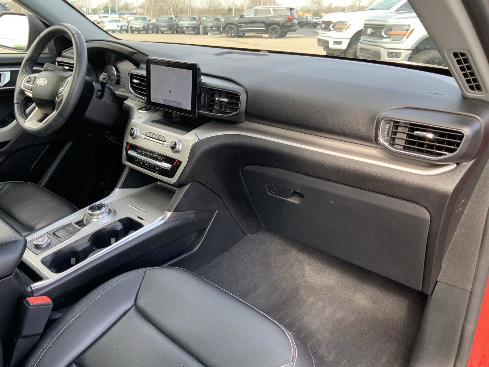 Used 2022 Ford Explorer XLT w/ Equipment Group 202A image 71