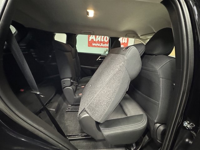 Used 2023 Mitsubishi Outlander ES AWD/4WD image 14