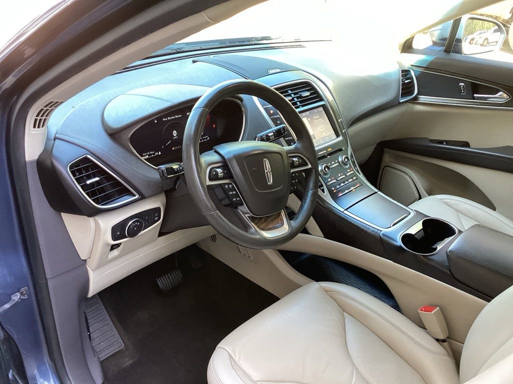 Used 2019 Lincoln Nautilus Select image 29