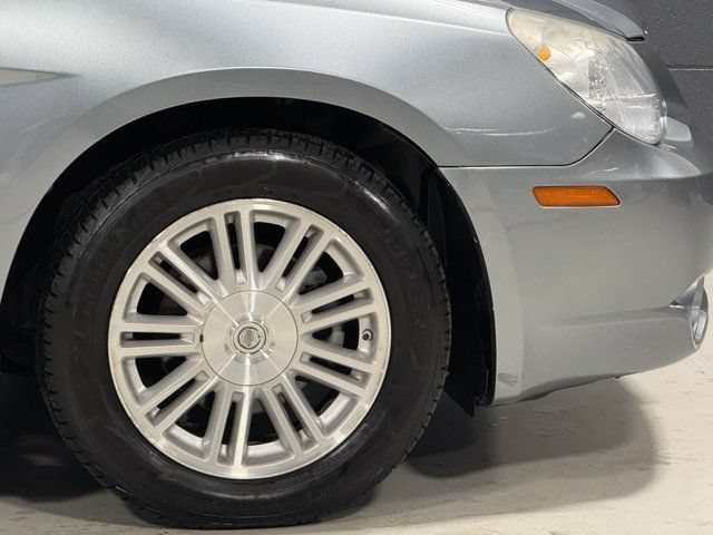 Used 2009 Chrysler Sebring Touring FWD image 10