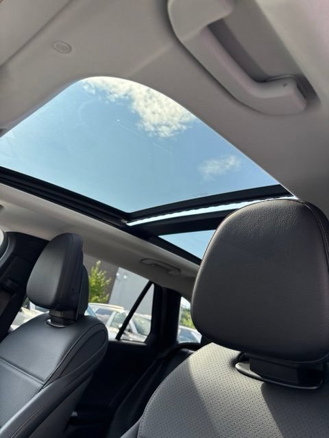 Used 2023 Mercedes-Benz GLC 300 4MATIC image 13
