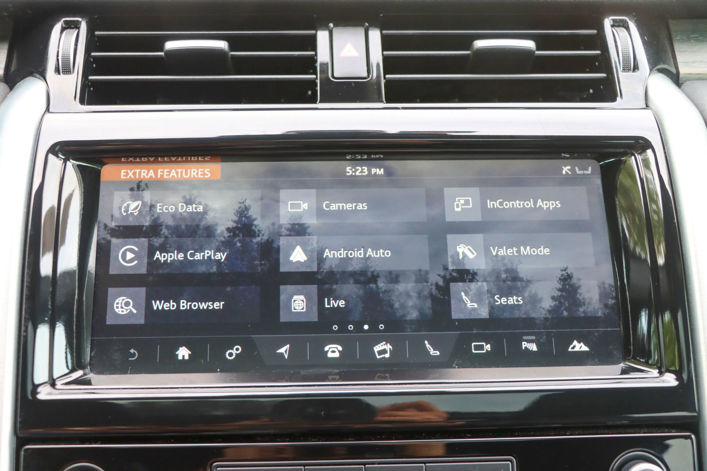 Used 2017 Land Rover Discovery HSE AWD/4WD image 41