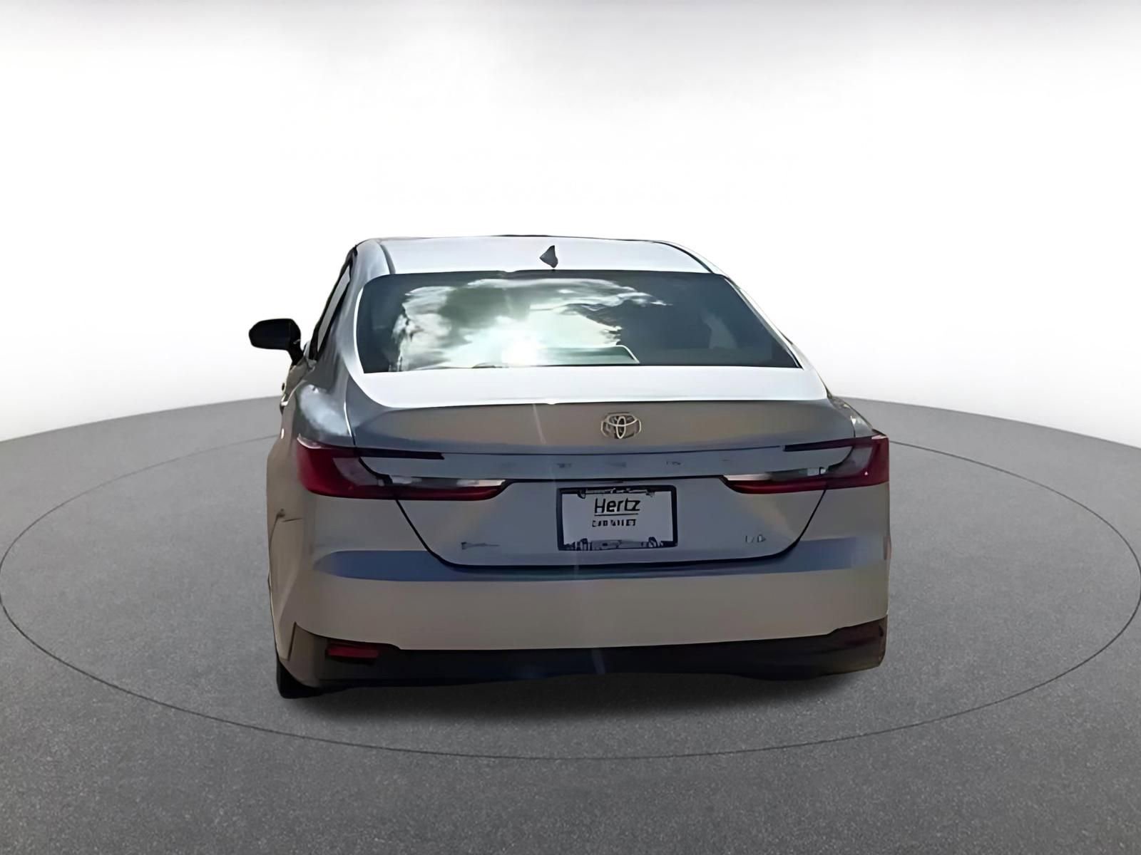 Used 2025 Toyota Camry LE image 12