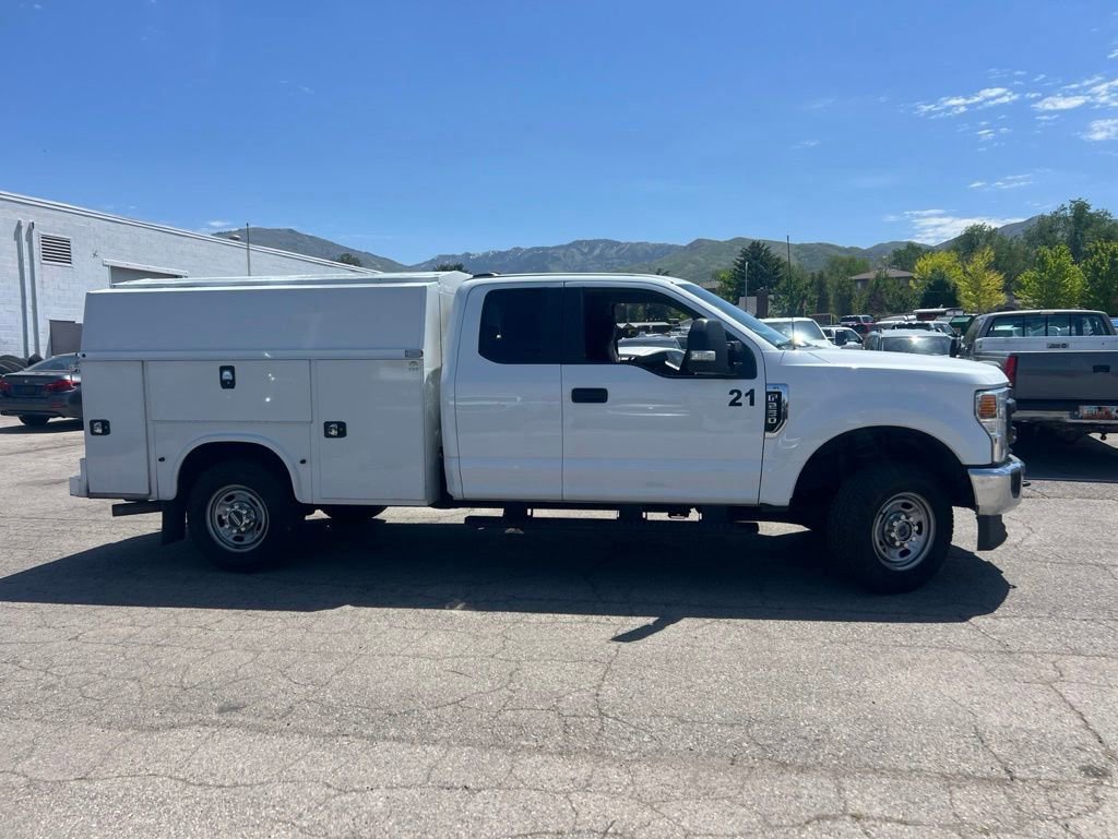 Used 2022 Ford F250 XL w/ Power Equipment Group AWD/4WD image 3