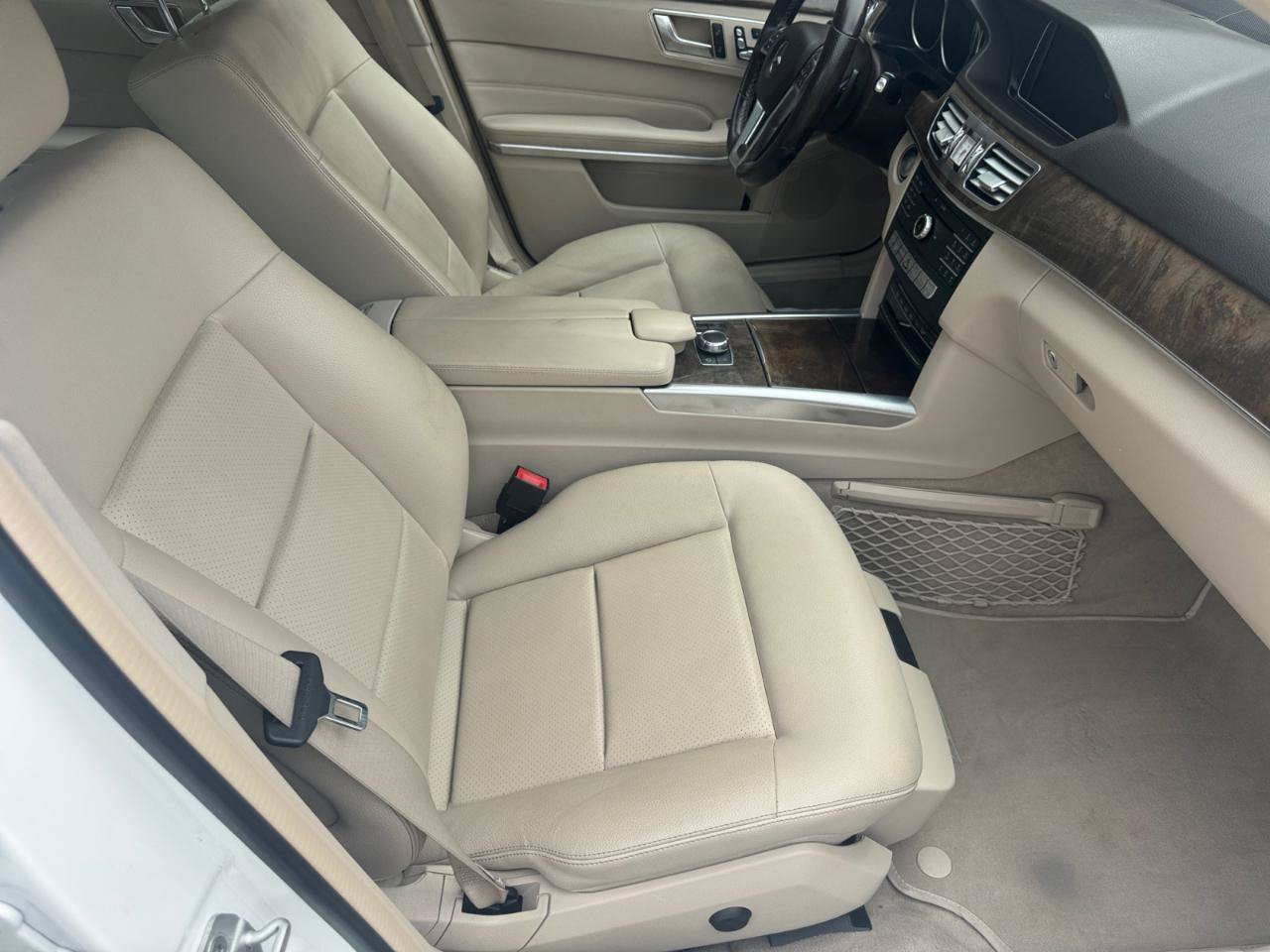 Used 2016 Mercedes-Benz E 350 4MATIC Sedan image 13