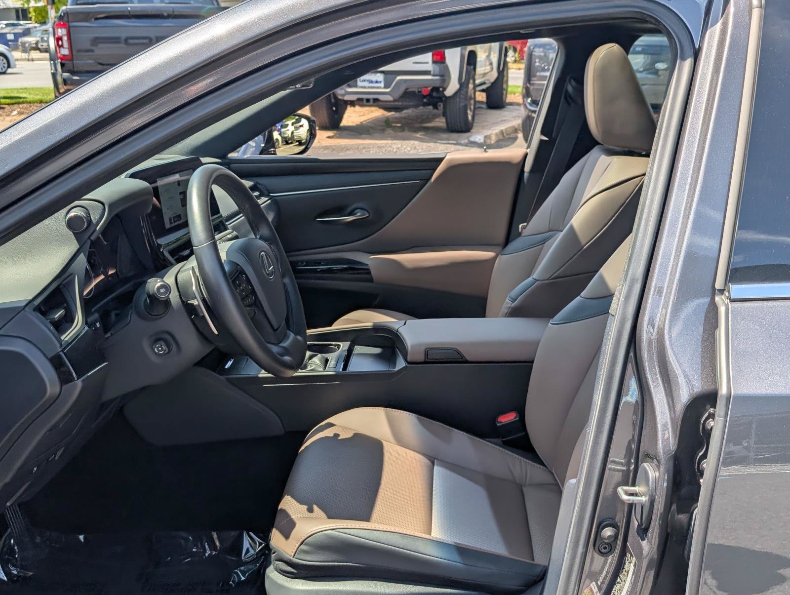 Certified 2025 Lexus ES 350 w/ Premium Package FWD image 15