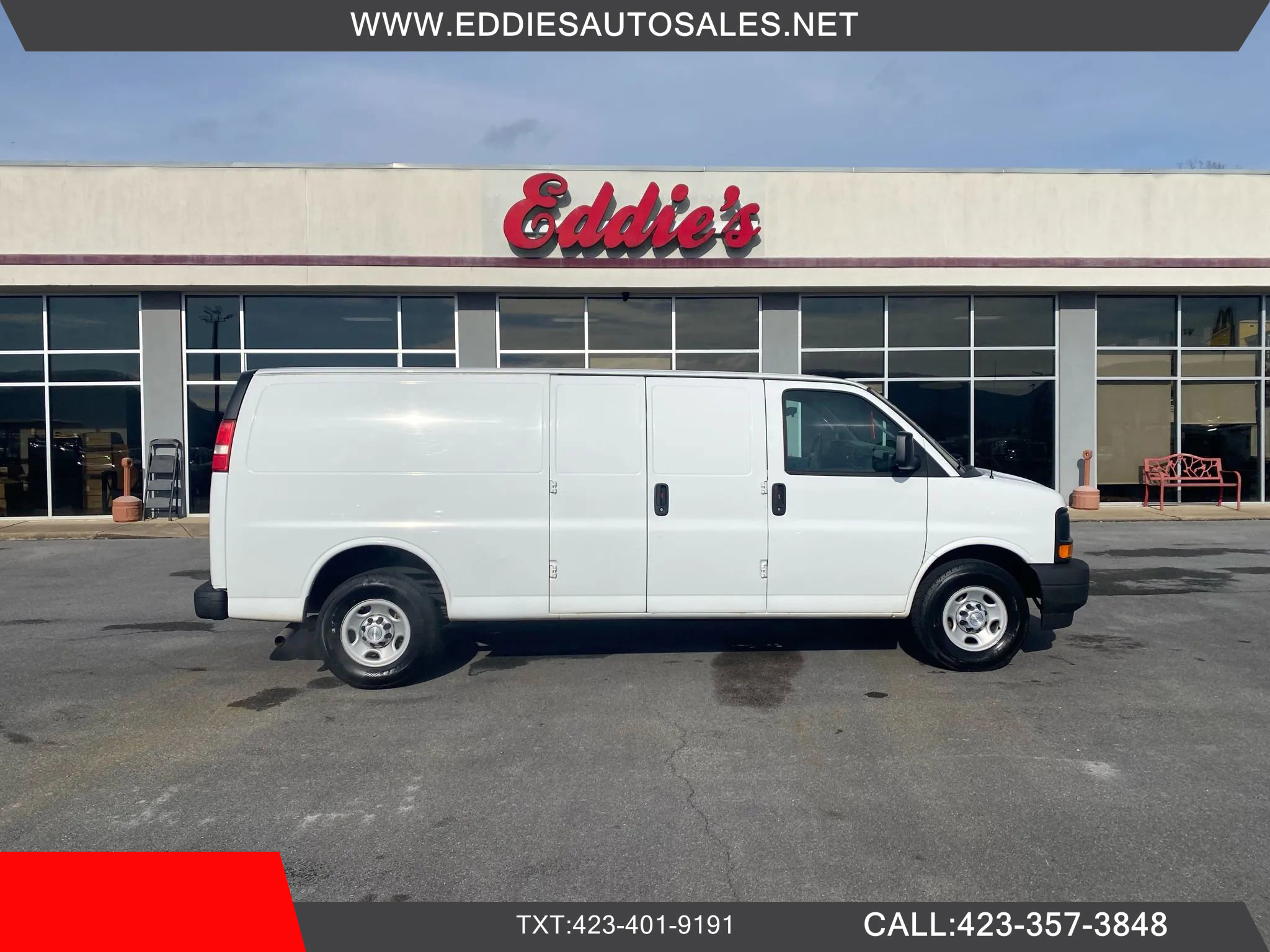 Used 2017 Chevrolet Express 3500 Extended image 1