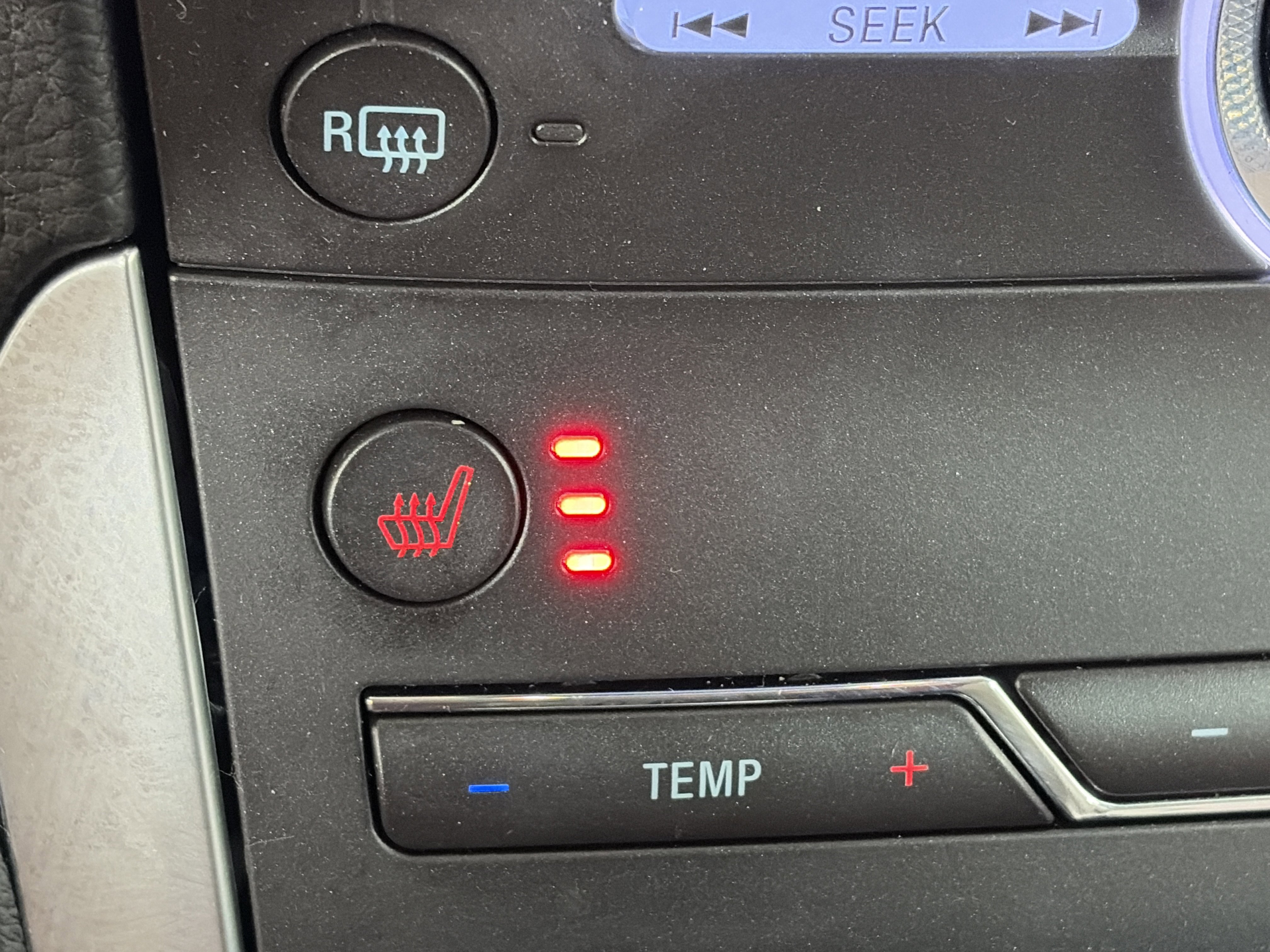 Used 2019 Ford Edge Titanium w/ Cold Weather Package image 25