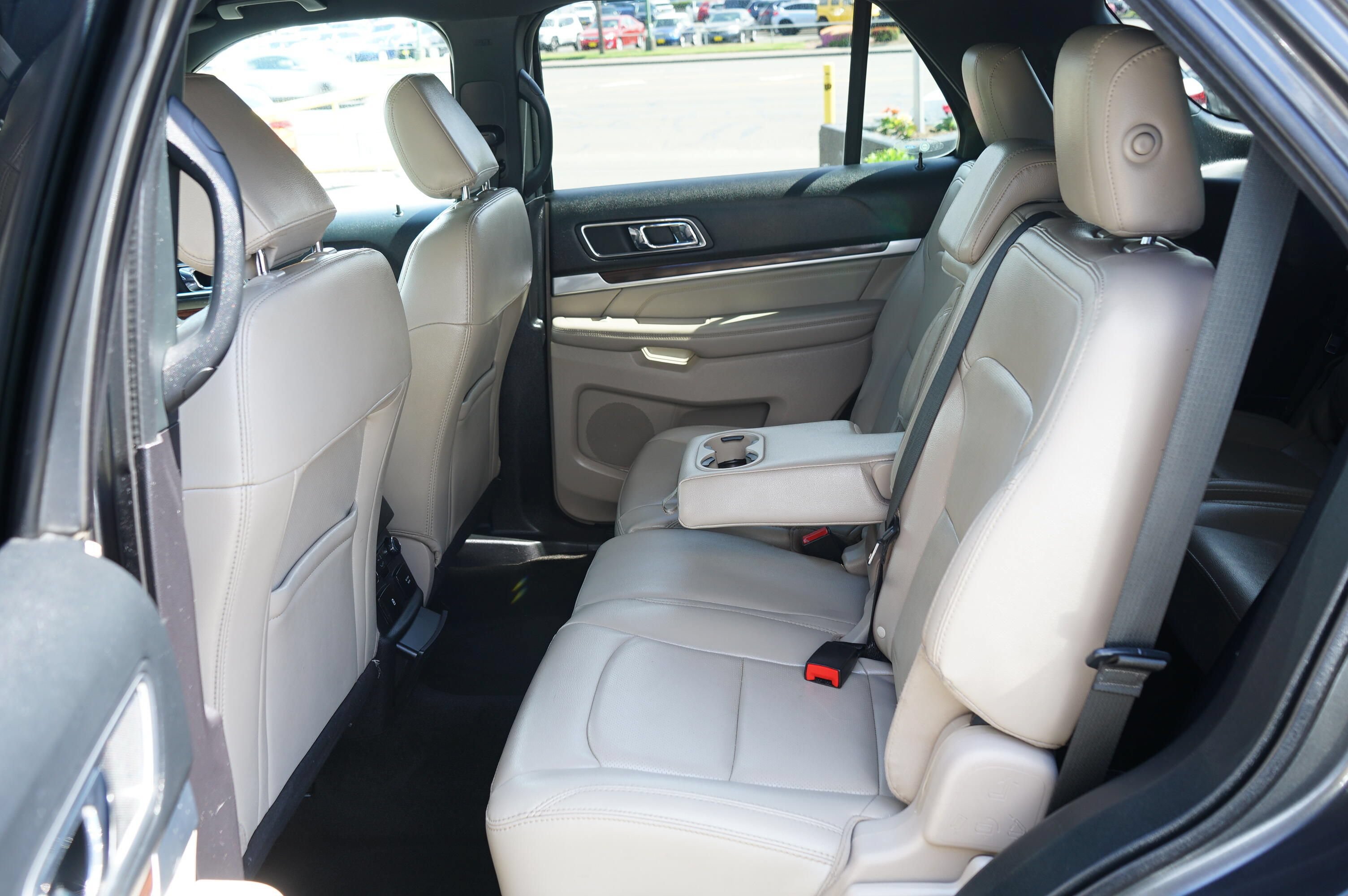 Used 2018 Ford Explorer Limited AWD/4WD image 15
