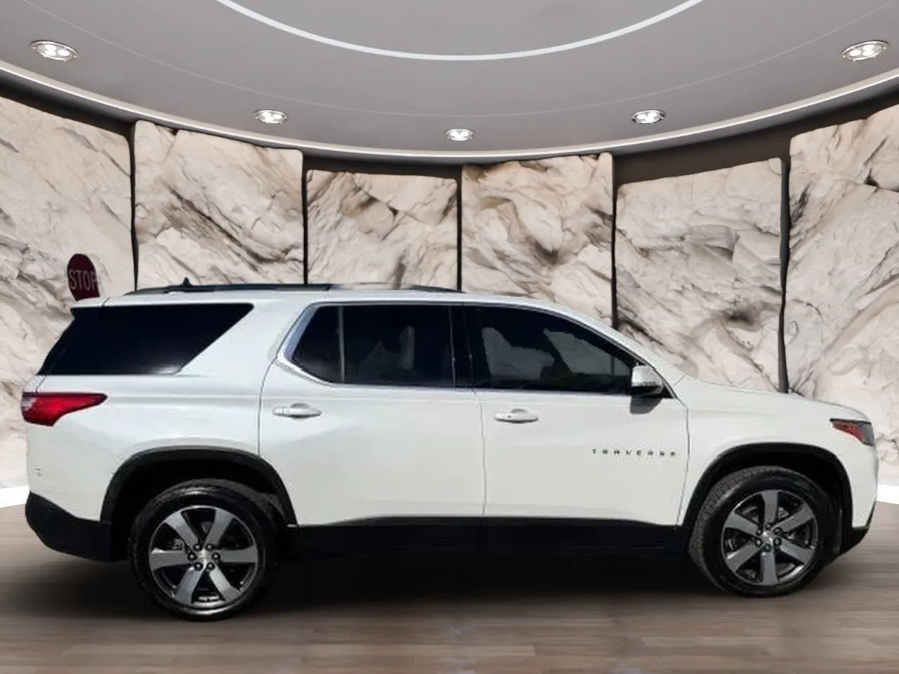 Used 2019 Chevrolet Traverse LT w/ LT Premium Package FWD image 5