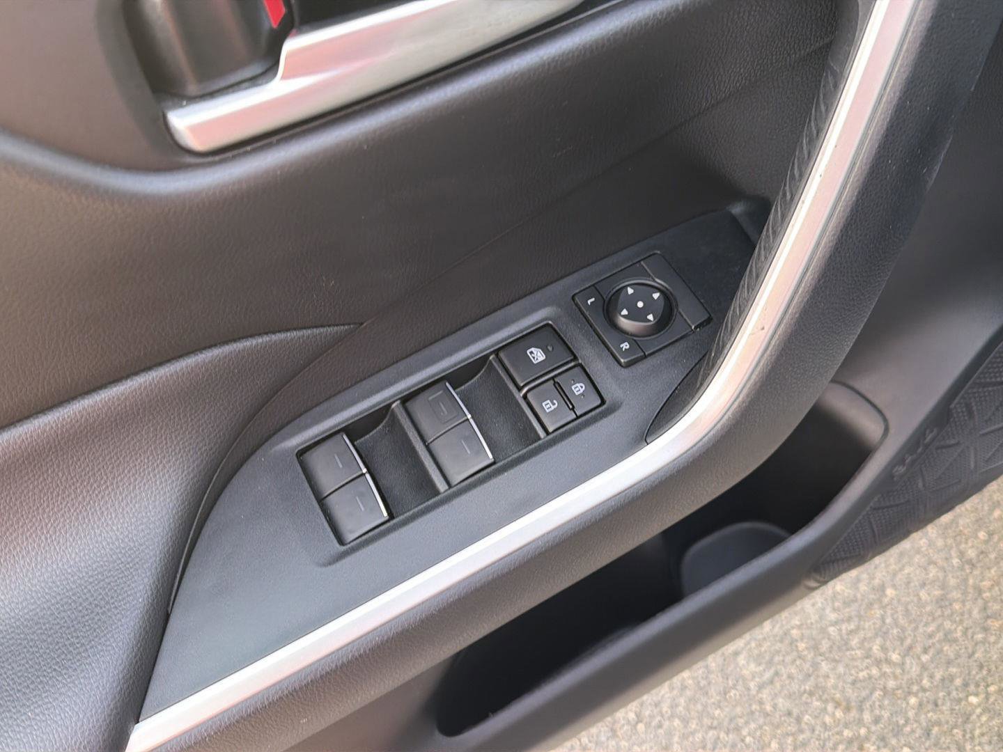 Certified 2024 Toyota RAV4 XLE Premium AWD/4WD image 32