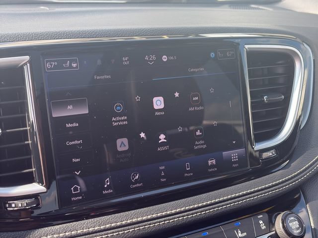 Used 2025 Chrysler Pacifica Limited FWD image 18