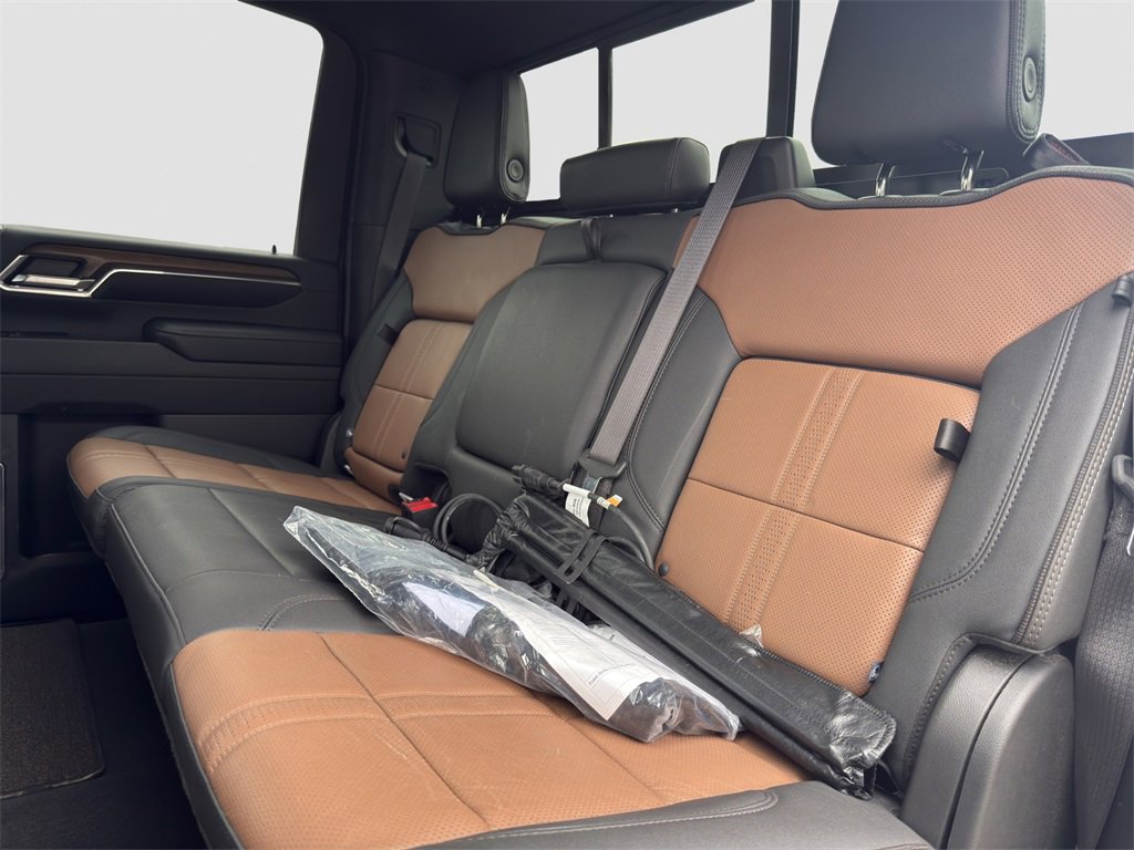 Used 2024 Chevrolet Silverado 3500 High Country w/ High Country Premium Package image 11