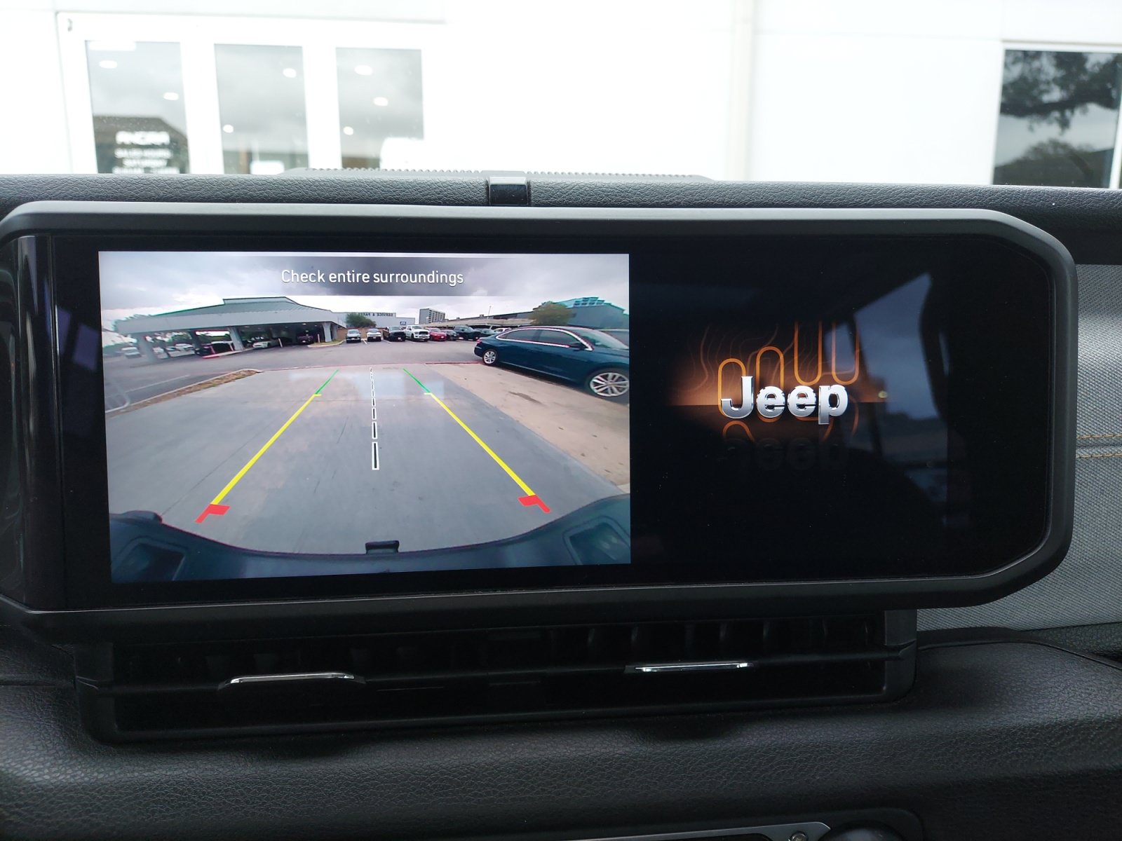 Used 2024 Jeep Gladiator Sport AWD/4WD image 14