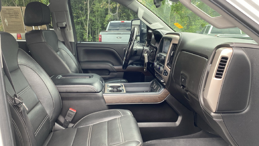 Used 2019 GMC Sierra 2500 Denali w/ Duramax Plus Package AWD/4WD image 12