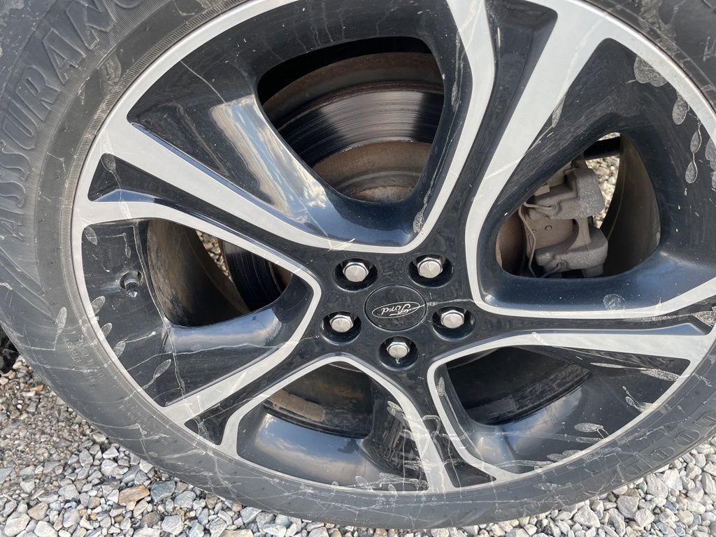 Used 2020 Ford Edge ST w/ Cold Weather Package image 9