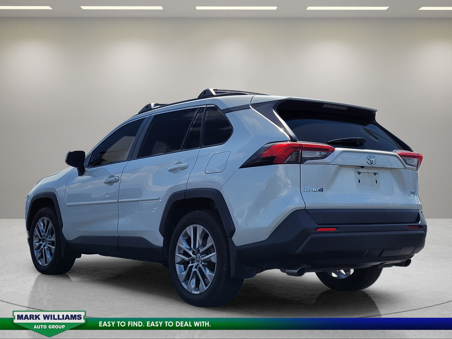 Used 2021 Toyota RAV4 XLE Premium FWD image 6