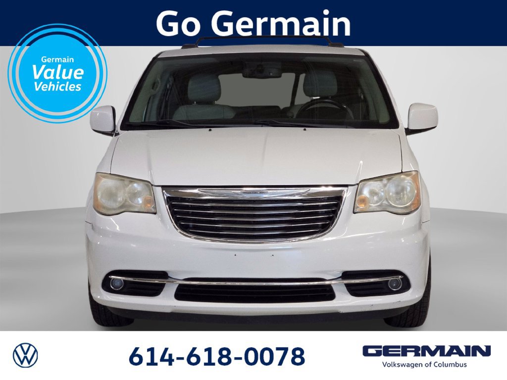 Used 2014 Chrysler Town & Country Touring FWD image 3