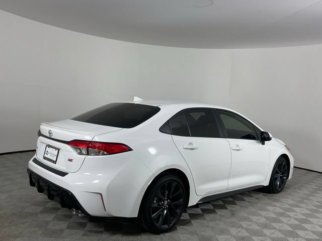 Used 2026 Toyota Corolla SE FWD image 5