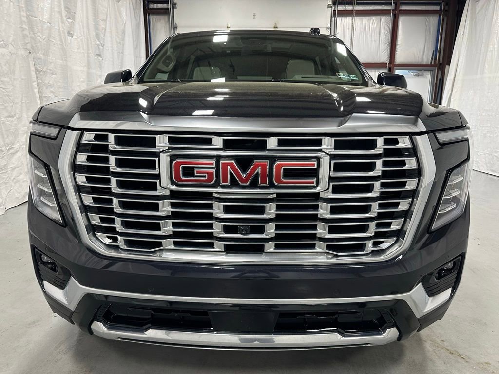 Used 2025 GMC Yukon XL Denali w/ Sun & Power Step Package AWD/4WD image 2